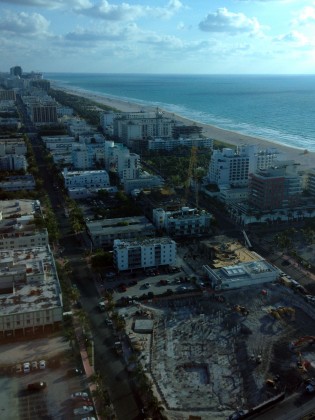 Hoofdstraat-versus-alley-Miami-Beach